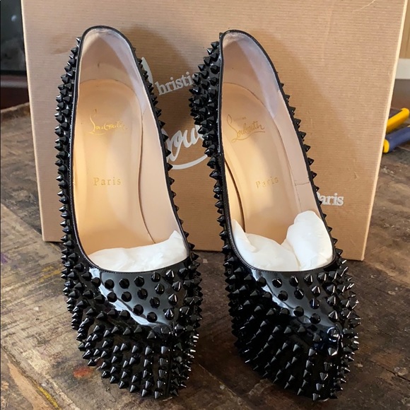 Christian Louboutin black spike pump - Picture 2 of 8